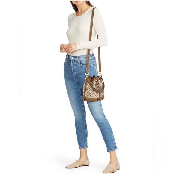 Tory Burch T monogram bucket bag - Picture 3 of 12